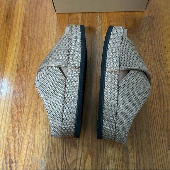 Brand New in the Box ROAM CROSS STACK RAFFIA PLATFORM SANDALS NATURAL Size 12 - Picture 7 of 10